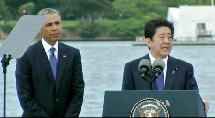 Les deux hommes d'Etat prononçant leurs discours promouvant la paix mondiale